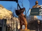 Памятник легендарному Чкалову, который учился летать в Борисоглебске, варварски снесли в столице Украины