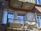Борисоглебску -325, а этому дому -88: жители разваливающегося здания обратились за помощью к журналистам «Блокнота»
