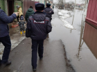 На затопленную улицу Борисоглебска вызвали полицию