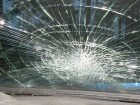 Борисоглебец решил отомстить своей знакомой и разбил лобовое стекло ее иномарки
