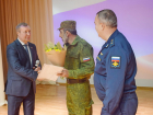 Военком Борисоглебского и Грибановского районов вручил награду добровольцу-минометчику