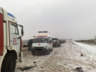 На заснеженной дороге под Борисоглебском столкнулись два легковых автомобиля