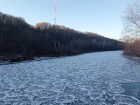 Женщина и мужчина на коньках провалились под лед в Воронежской области