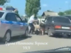 Набросившейся на полицейского в центре Борисоглебска гражданке присудили штраф