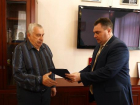 Глава Борисоглебска вручил сертификат на приобретение жилья еще одному вынужденному переселенцу