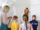 Областные депутаты «помогли собраться в школу» малообеспеченным детям Воронежской области 