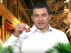 Вячеслав Владимиров подарит новогодние сувениры трем бодрым борисоглебцам 1-го января