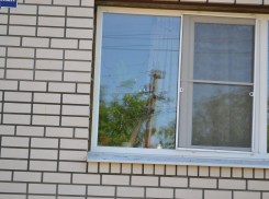 Кто в Борисоглебске разбил окно депутата Сухинина 