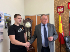 Жителю Новохоперска вручили медаль «За воинскую доблесть»