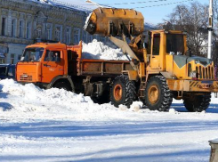 С центральной площади Борисоглебска убрали ледяную горку