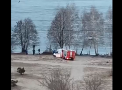  Как в Воронежской области рыбака спасали