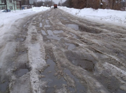 На уборку дорог в пгт Грибановский пожаловались местные жители