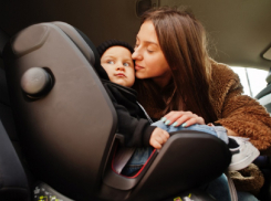 Штрафы за перевозку детей без автокресел увеличились в России