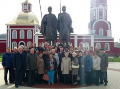 В Борисоглебске глава администрации провел экскурсию для ветеранов