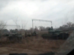 Огромное скопление танков и бронетехники заметили под Воронежем