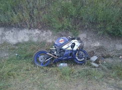 Мотоциклист насмерть разбился, вылетев с дороги в кювет, в Грибановском районе