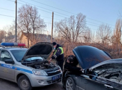 Это вам - не зимний вечер в Гаграх: автомобиль жителя  солнечной Абхазии замерз в Черноземье