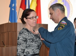 Жительницу Грибановского района наградили медалью за спасение тонувших детей