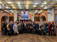Большая  делегация  из Терновки  побывала в Борисоглебском драмтеатре
