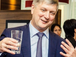 После скандала с «золотыми парашютами» Гусев вернул себе стабильность