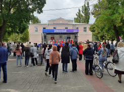  «Бурку бери, да шашку бери…»: в Борисоглебске отметили День России 