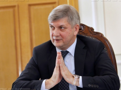 Александр Гусев проигрывает на старте коммунистам!?