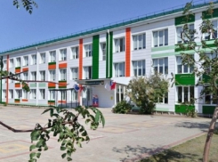 Подрядчика, сорвавшего сроки ремонта школы в Новохоперском районе, внесли в «черный список»