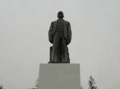 Каждый десятый борисоглебец считает, что памятник Ленину нужно снести бульдозером