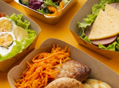 Санврачи напомнили воронежцам правила покупки готовых блюд из магазина