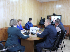 Зампред Правительства Воронежской области провел личный прием граждан в Терновском районе, лично на нем не присутствуя