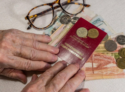 В декабре пенсионеры в России получат две пенсии