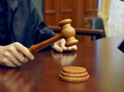 Суд потребовал от работодателя из Поворинского района восстановить в должности уволенного сотрудника