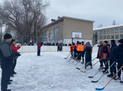 Школа №3г. Борисоглебска обыграла в хоккей «Медведей» и школу№12