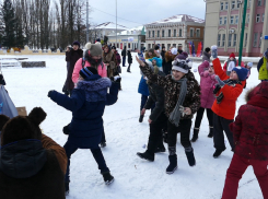 На центральной площади Борисоглебска состоялась «Битва снеговиков»