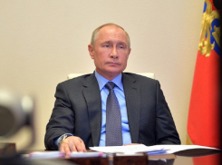 Владимир Путин сделал первые 11 дней мая нерабочими
