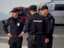 В Терновском районе водитель врезался в дерево и погиб 