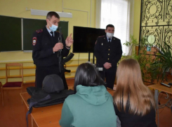  Полицейские пришли в гости к борисоглебским студентам 