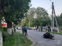 В Борисоглебске в результате столкновения мотоцикла и легковушки пострадали два подростка и пенсионерка