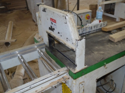 В Терновке жителю отрезало руку на пилораме