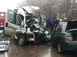 Пять погибли, четыре пострадали: ДТП на трассе под Борисоглебском обернулось уголовным делом