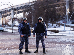 Мужчину без сознания обнаружили в столице Воронежской области росгвардейцы