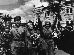Будем помнить в веках! День Победы, как он стал от нас далек…