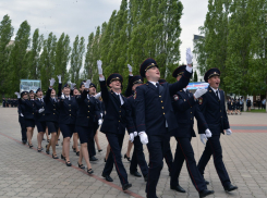 Молодые полицейские отправляются служить закону: выпуск в областном университете МВД 