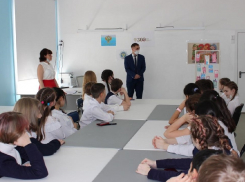 В Борисоглебске в преддверии Дня защитника Отечества в школу пришли представители прокуратуры