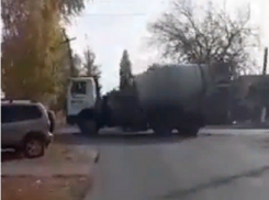 Момент сноса бетономешалкой линий электропередачи попал на видео в Борисоглебске