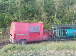 Житель Борисоглебска посреди чистого поля умудрился врезаться в трактор 