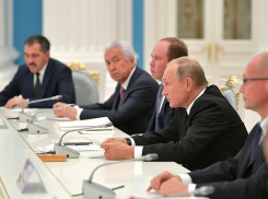 Александр Гусев получил напутствие президента на встрече с новоизбранными губернаторами 