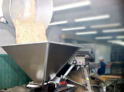 В Поворино неосторожному пекарю отрезало пальцы