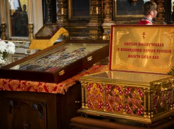 В Знаменский кафедральный собор Борисоглебска привезли ковчег с мощами святых