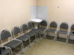 В Борисоглебске посетители флюорографического кабинета сфотографировали необъяснимую раковину
